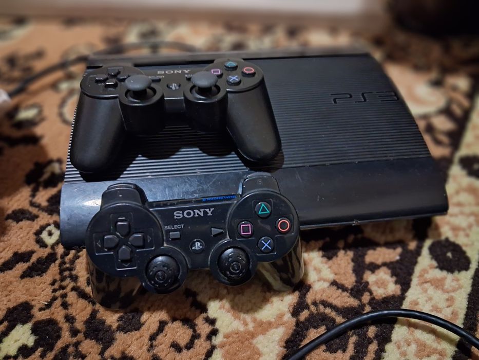 Ps 3 xolati yaxshi ishlashi zor 30 ta oyini bor
