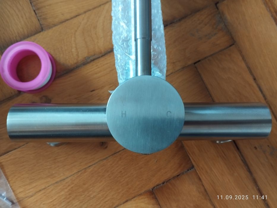 Baterie inox moderna de bucătărie cu țeava flexibila și cu doua tipuri