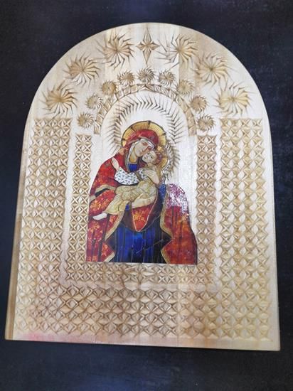 Icoane sculptate manual pe lemn de tei sau mesteacan