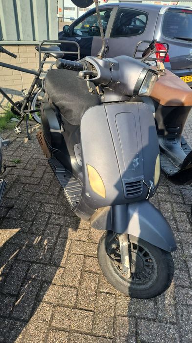 Vând scutere fără permis