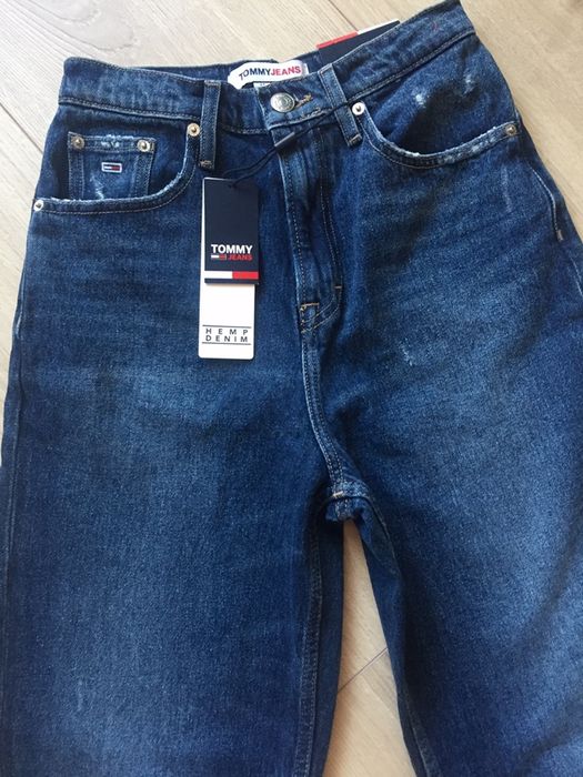 TOMMY jeans mom fit