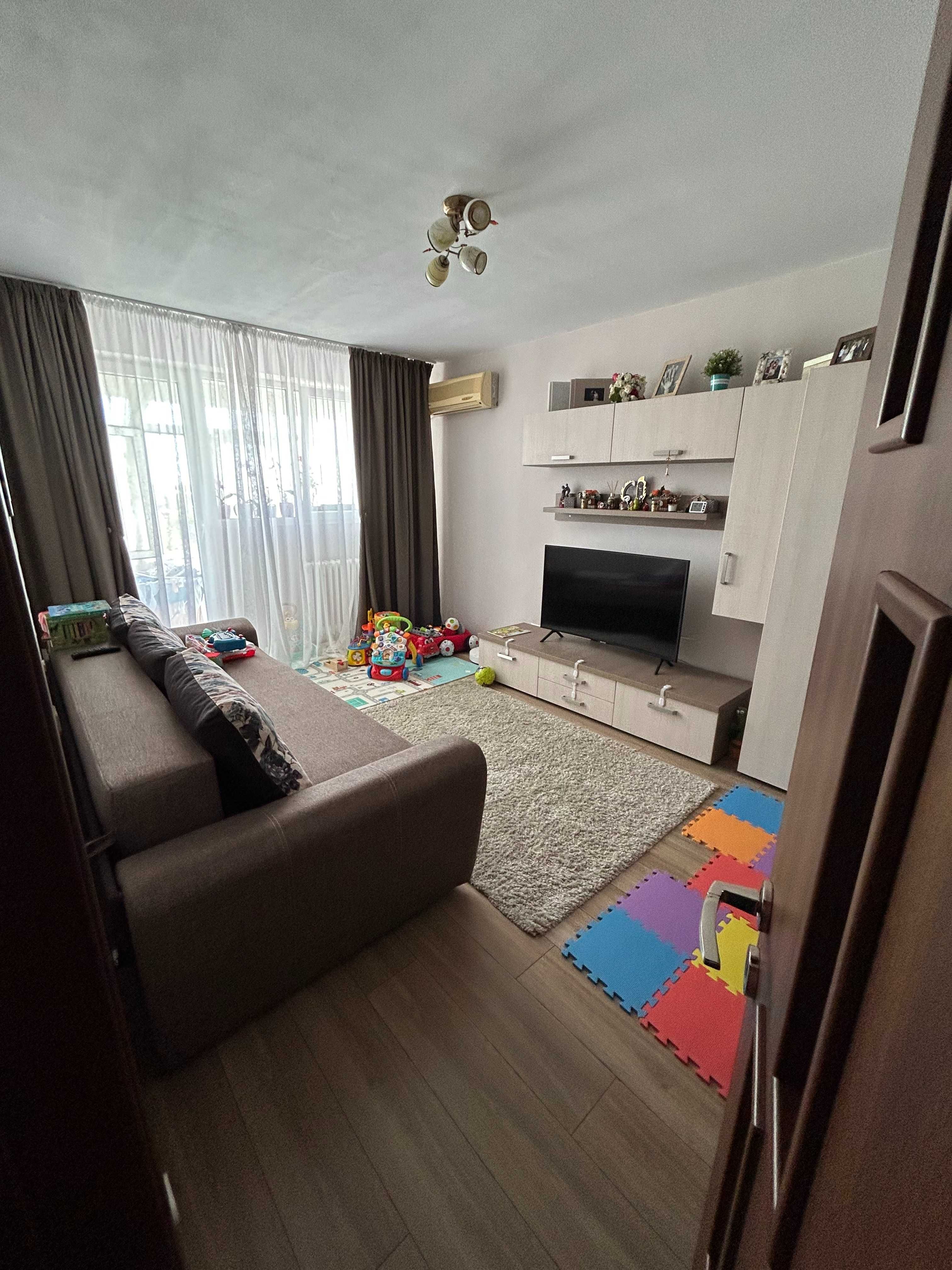 Apartament 3 camere- mobilat-metrou Râul Doamnei