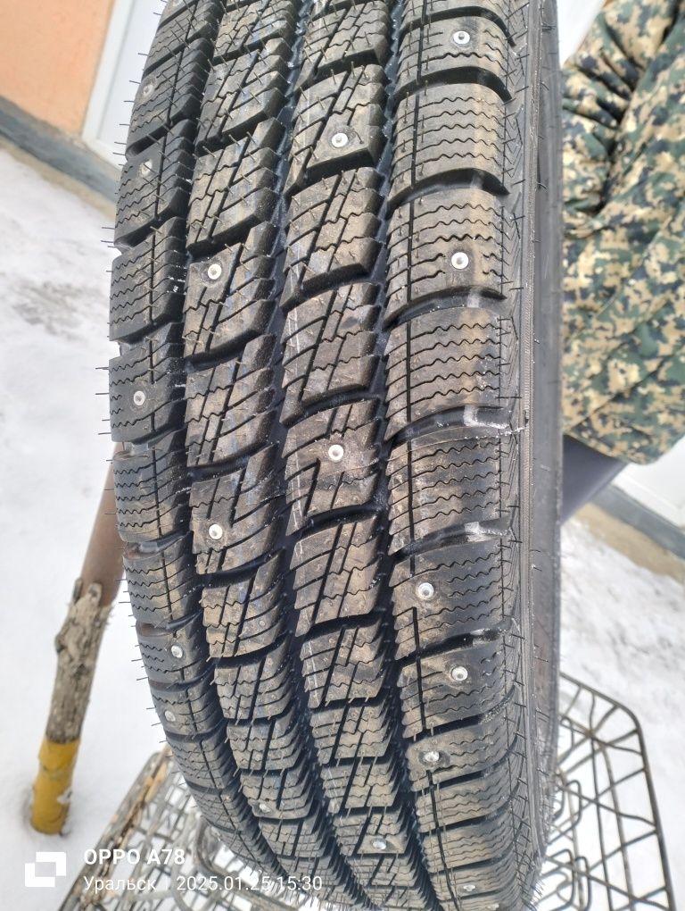 Продаю шины зимние