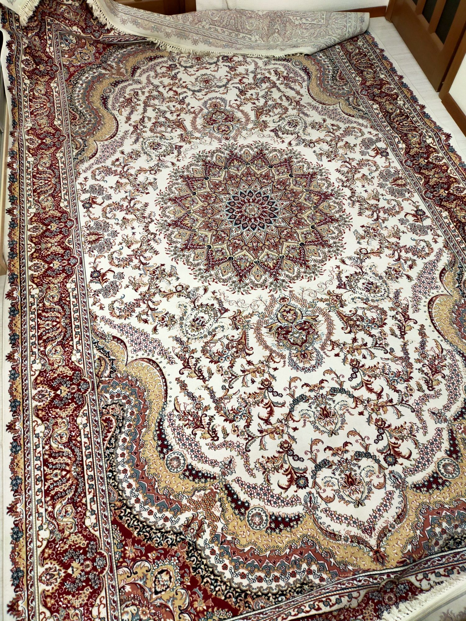 Ковер  б/у  2,5*3,5 торг