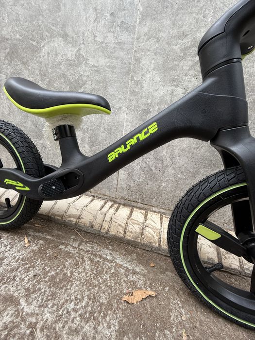 Беговел 12 размер колеса.