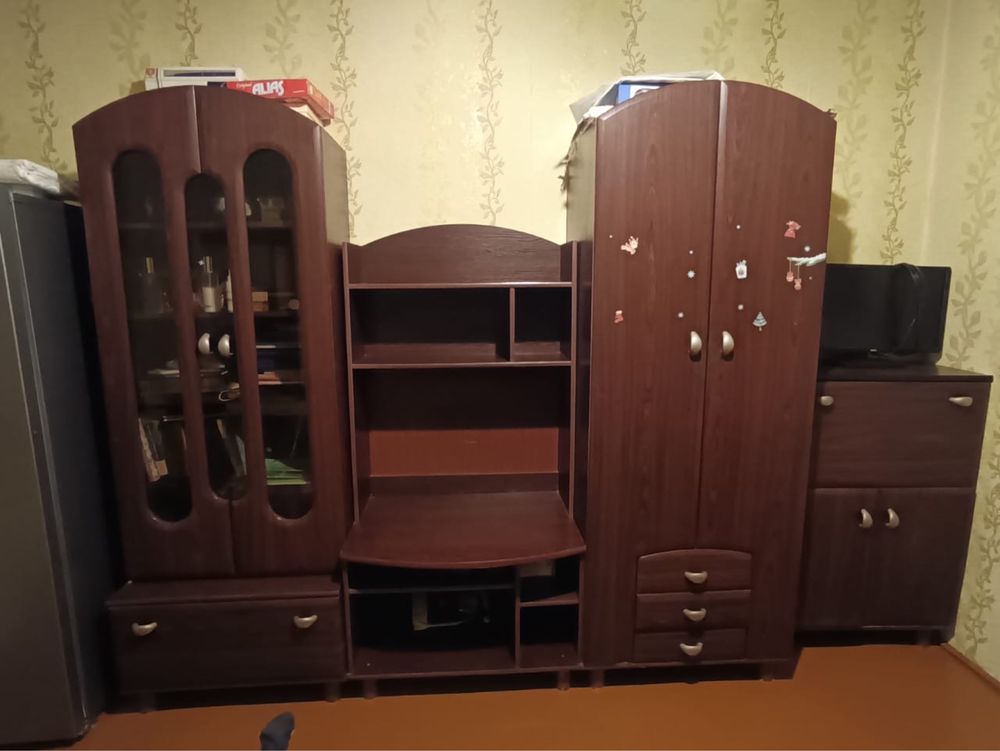 Шкаф-стенка в отличном состоянии