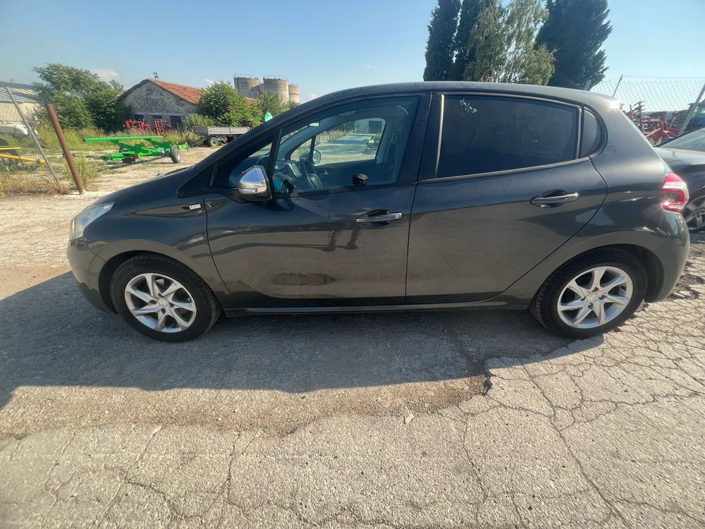 На части Пежо 208 1.2i 5ск 2016г Peugeot 1.2 VTi, 82 hp
