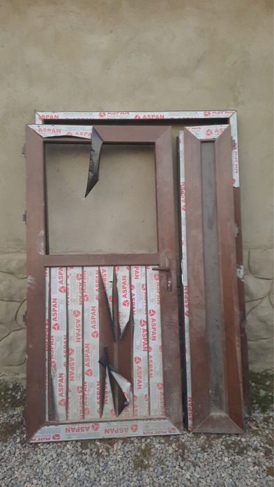 Пластик есік сатылады бағасын келісеміз. Өзімізге деп жасатқанбыз