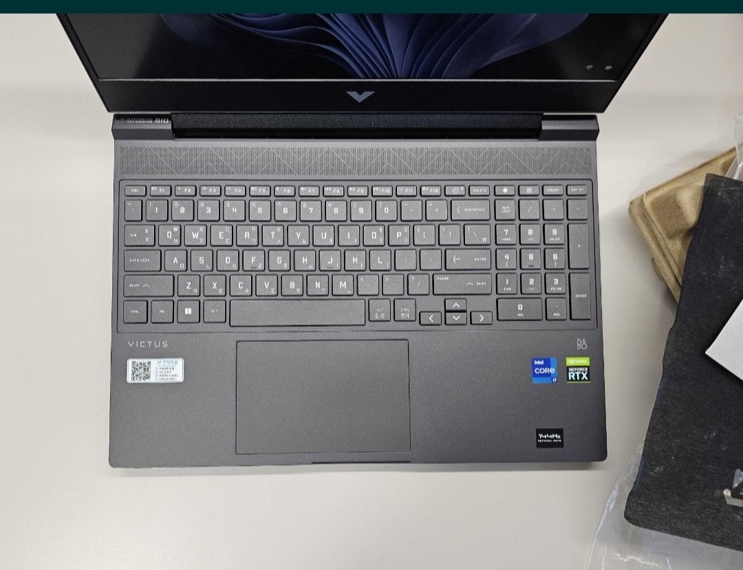 Victus by HP laptop 16-d1202TX Срочно продам