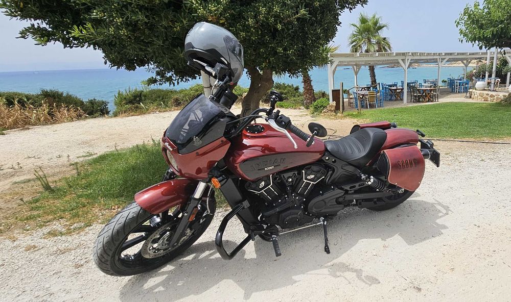Motocicleta Indian Scout Rogue