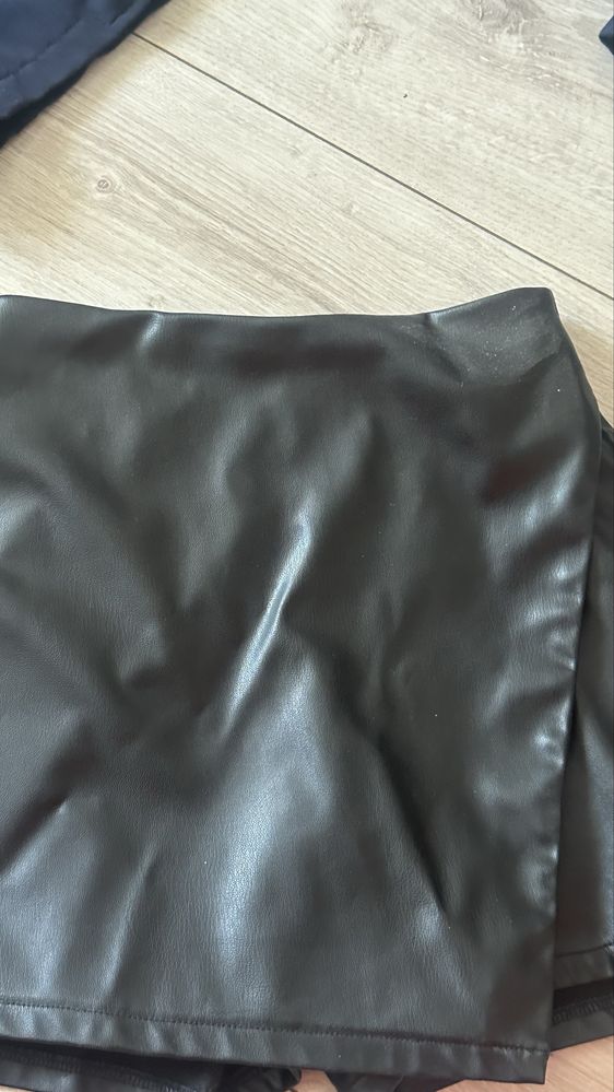 Школьная форма:юбки темносиние Gulliver,Zara,H&M,Reserved.