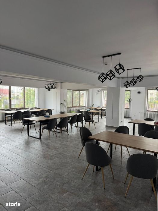 Spatiu Comecial Mioveni, 100 mp + terasa de 100 mp, amenajat, bloc nou