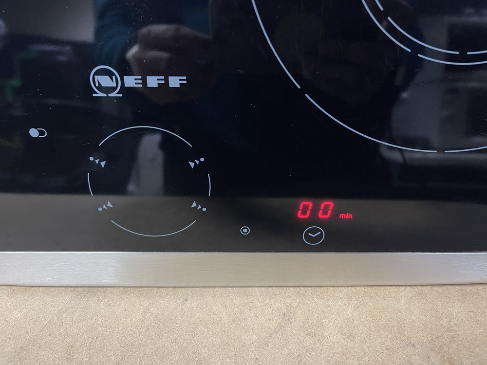 Стъклокерамичен плот NEFF - T1573N0