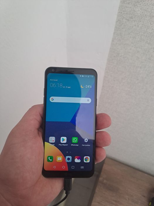 Продам смартфон Lg Q6 alfa