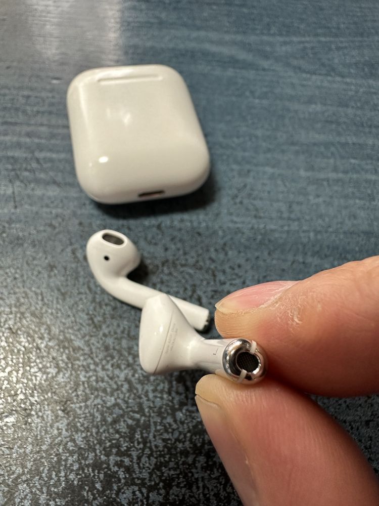 Оригинални слушалки Apple A2031 - AirPods 2 nd Generation