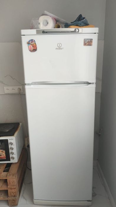 Продам холодильник