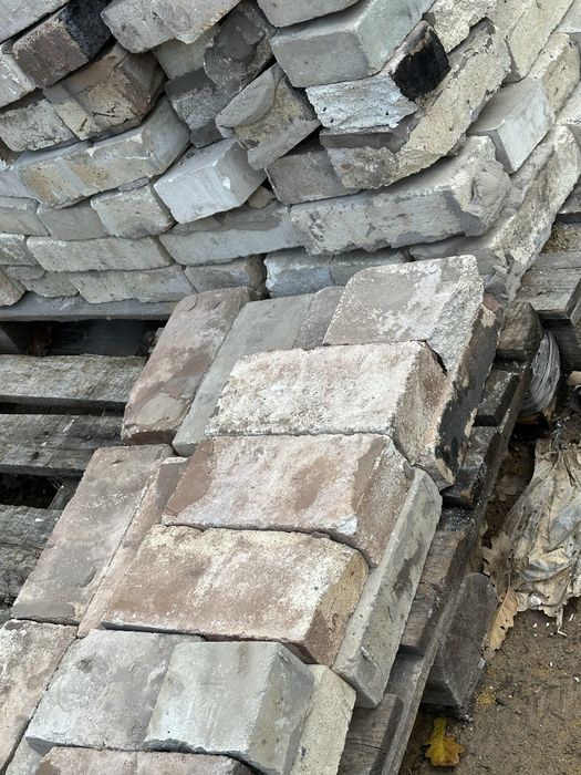 Огнеупорни тухли около 1000 броя