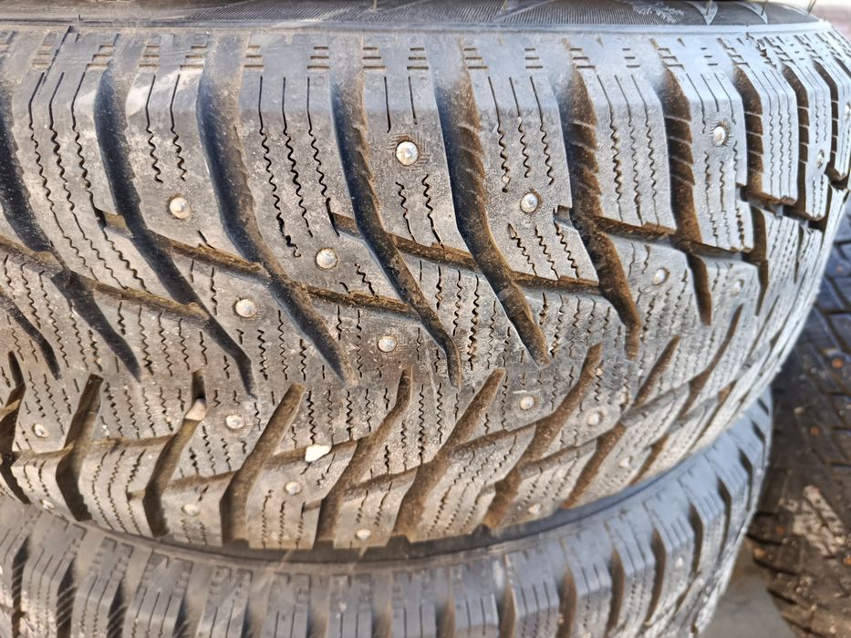 Шины R16 сайлун 215 60 р16 почти новые