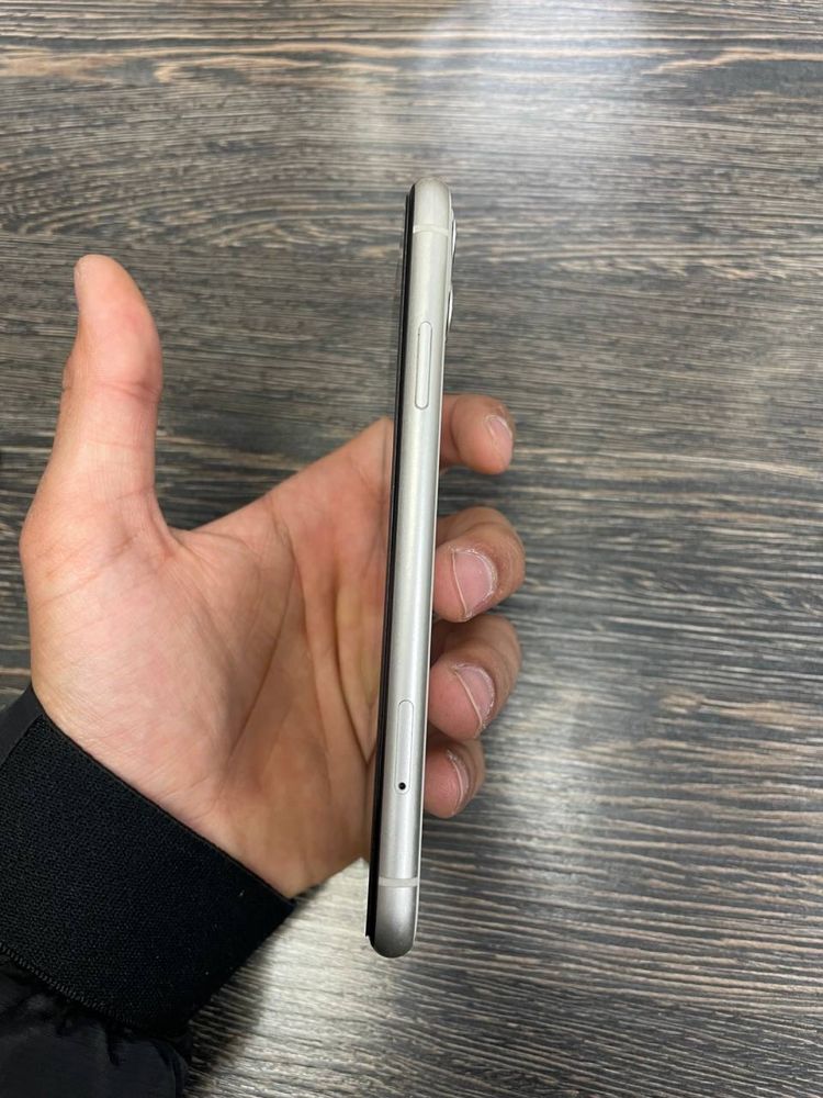 Продам Iphone 11(64)