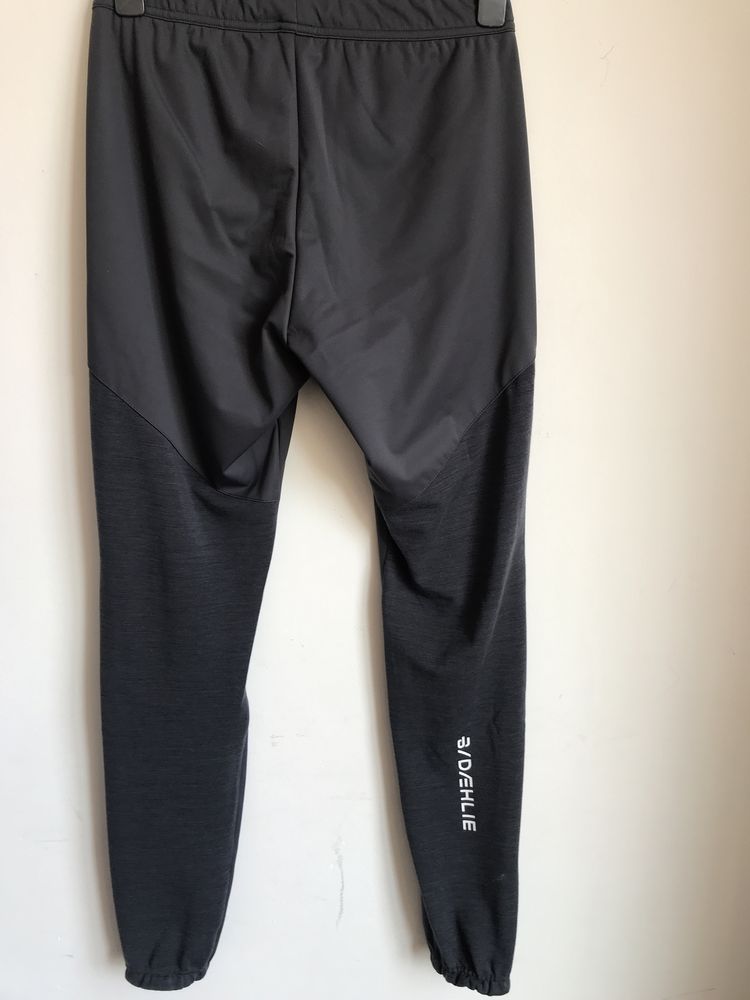 Pantaloni sport de dama Daehlie noi