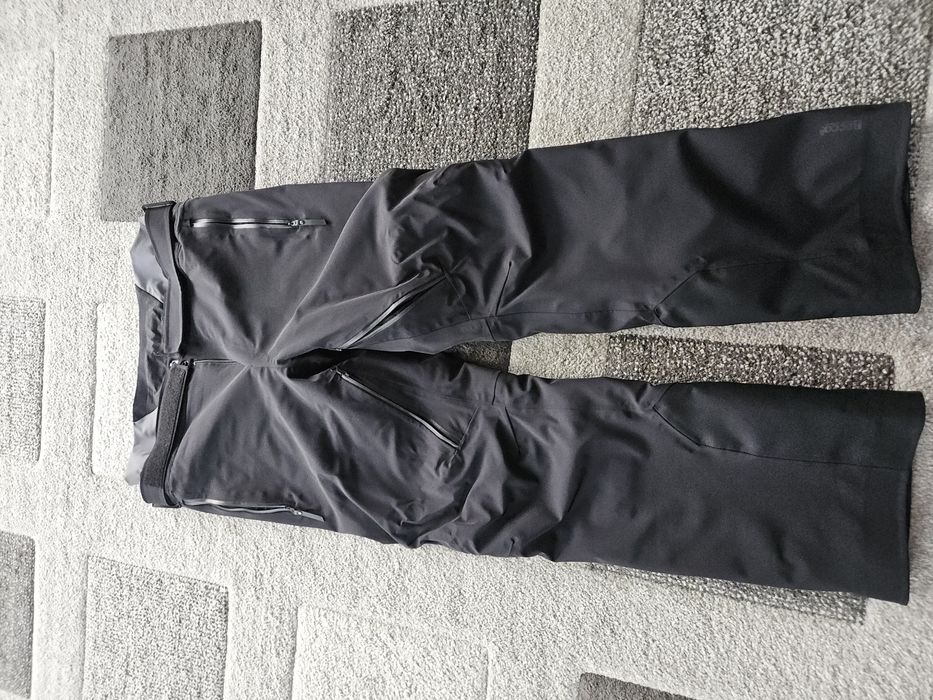 vând geacă și pantaloni de schi pentru bărbați