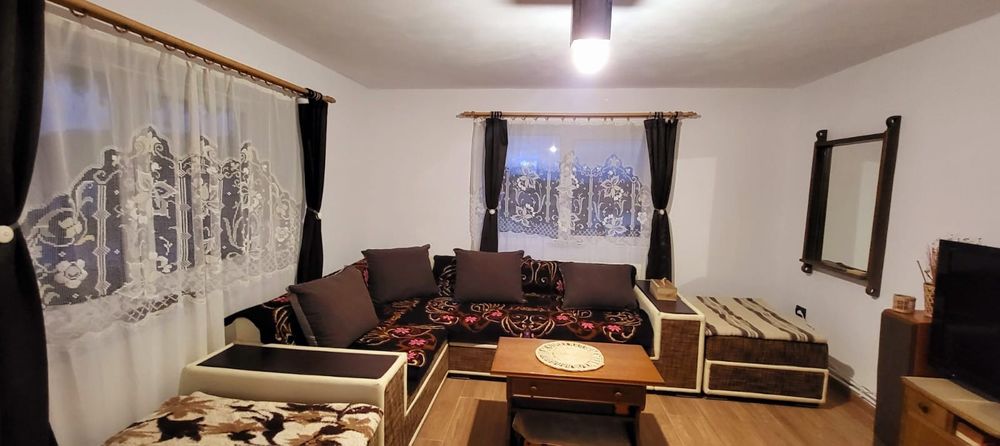 Inchiriez casa in comuna Carbunari,sat Stinapari