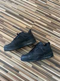 Jordan 4 Black aproape noi