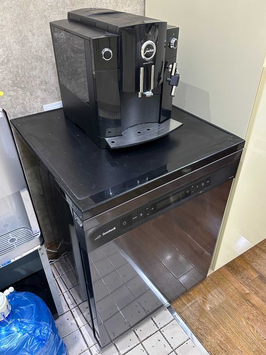 Продаю кофемашина JURA C 60 . Посуда моющая машина GOODWELL 14