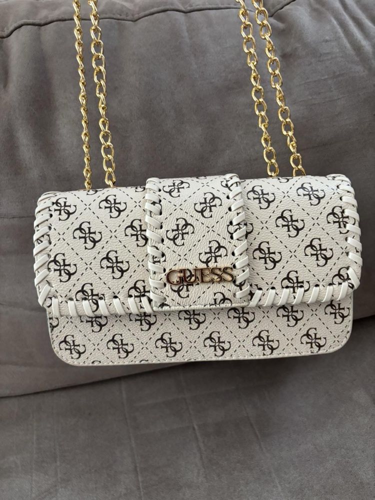 Дамска чанта Guess
