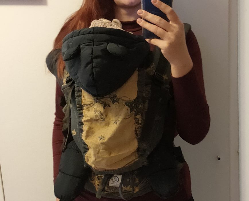 Vând 2 marsupii ergonomice