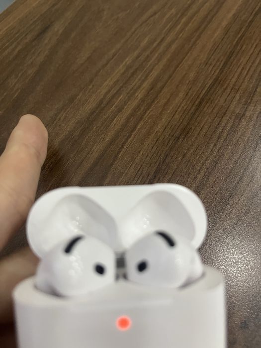 Airpods 4 с шумоподавлением (ANC)