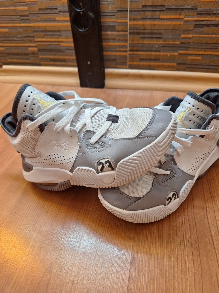 nike jordan stay loyal 2