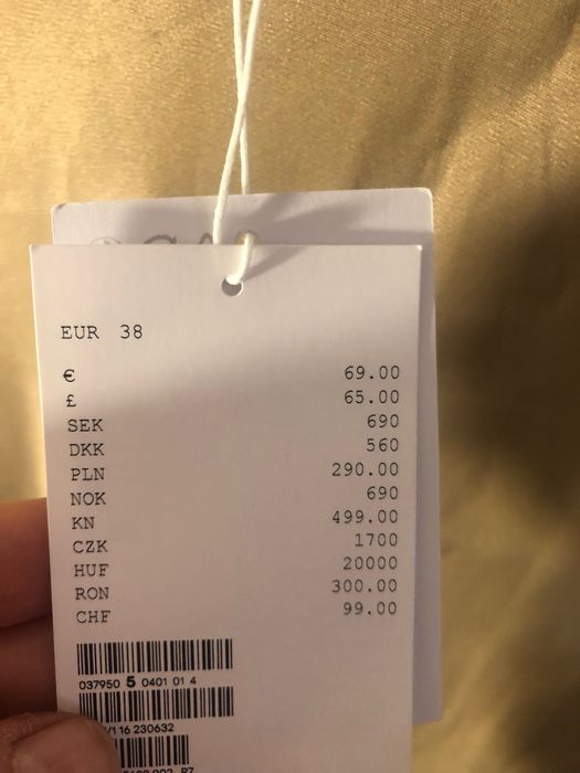 Fusta satinata &Other Stories