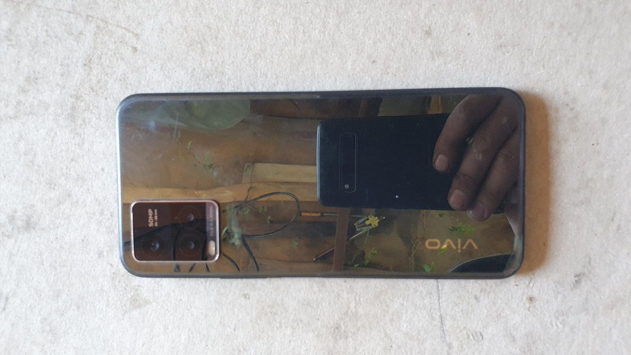 Vivo y33s 128gb.