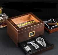 Cigarloong кедров хумидор за 10-15 пури със пепелник, запалка и ножица