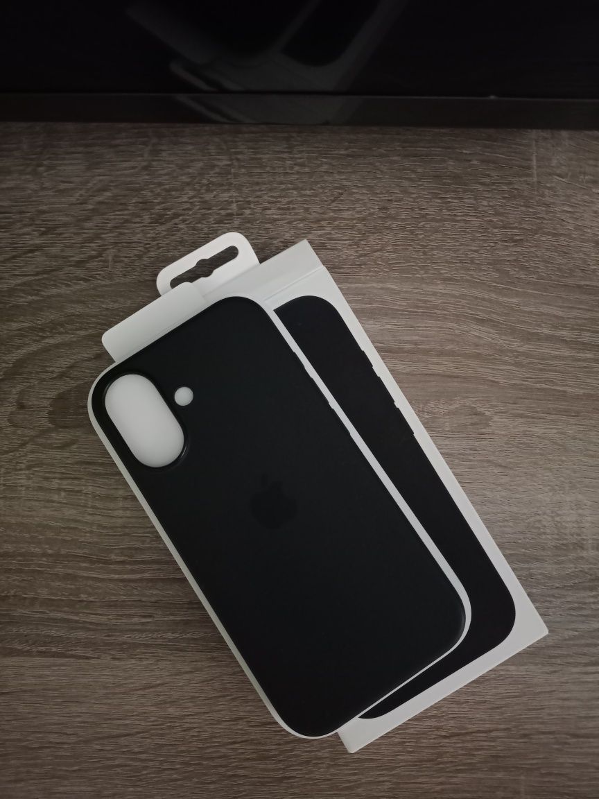 Чехол для iPhone 16
