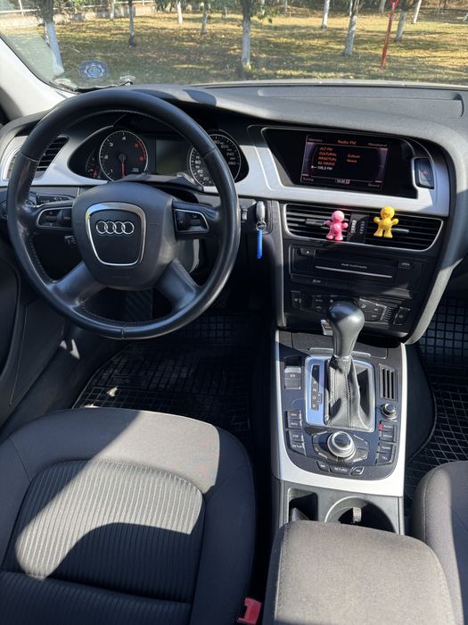 Vând Audi A4 b8 2012