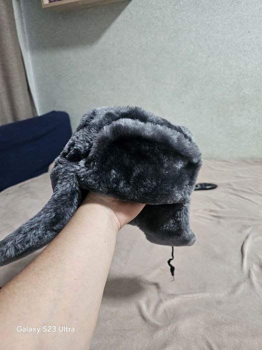 Продам зимнию шапку детская