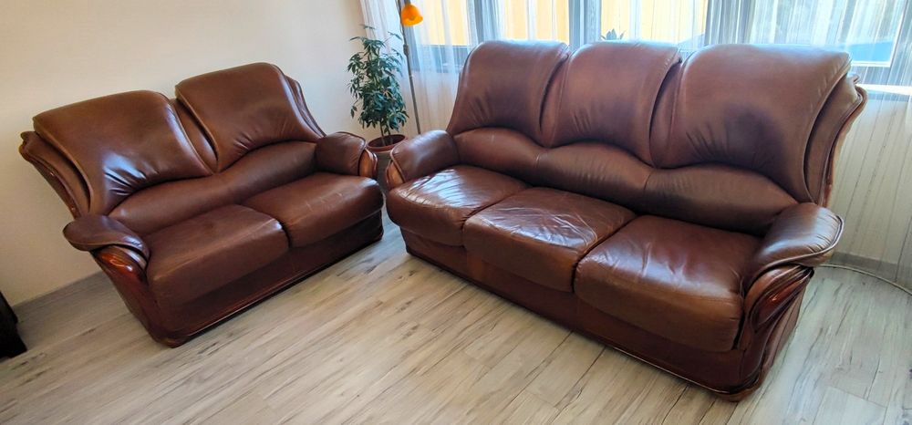 Два дивана естествена кожа Италия