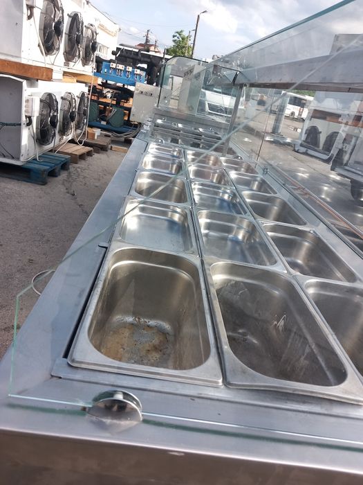 Vând vitrine frigorifice reci