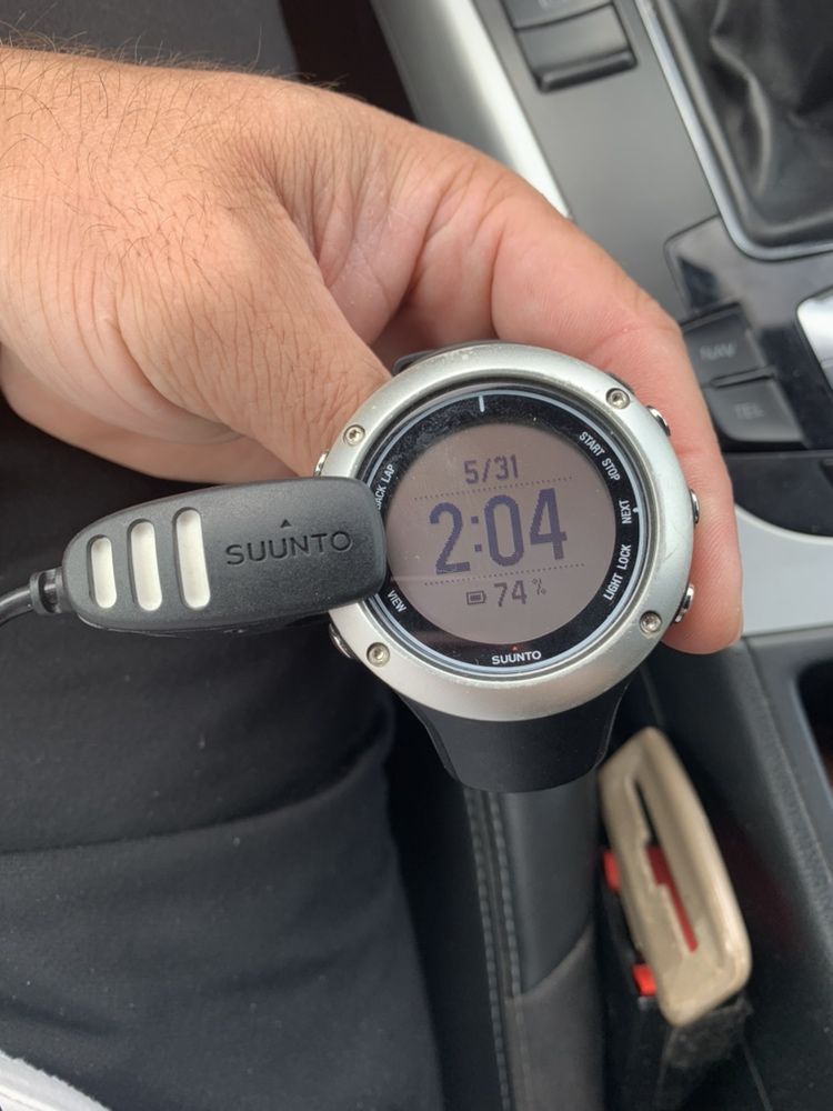 Suunto ambit 2s .