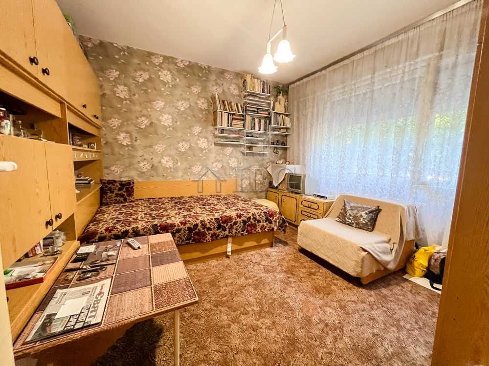 Продава се Тристаен апартамент в Русе, Възраждане - 77 кв.м за 1104 €/кв.м - Снимка #11
