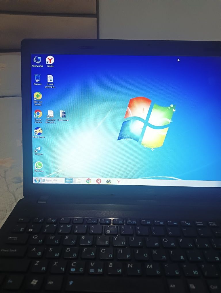Ноутбук asus сотилади