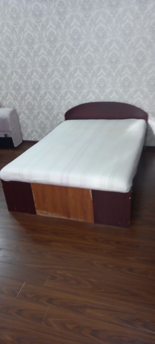 Срочно продаётся  Кровать полтора