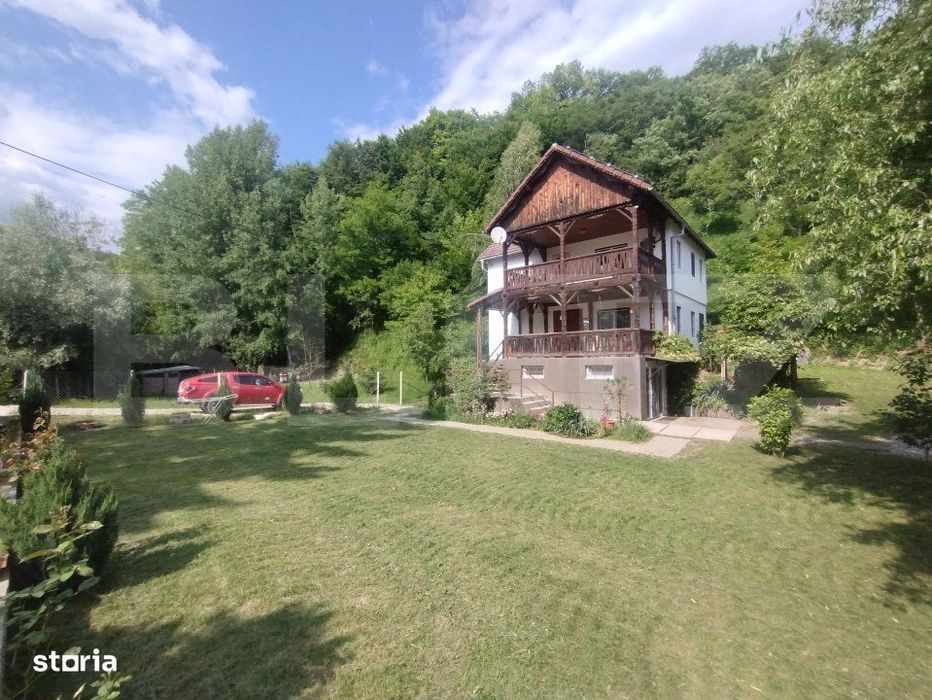 Exclusivitate!! Casa 4 camere, 140 mp, 2 nivele, teren+padure 2500 mp,