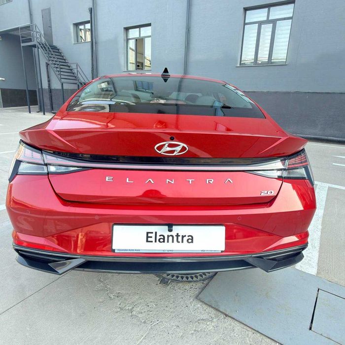 Продаётся Elantra Luxe 2.0л 2021
