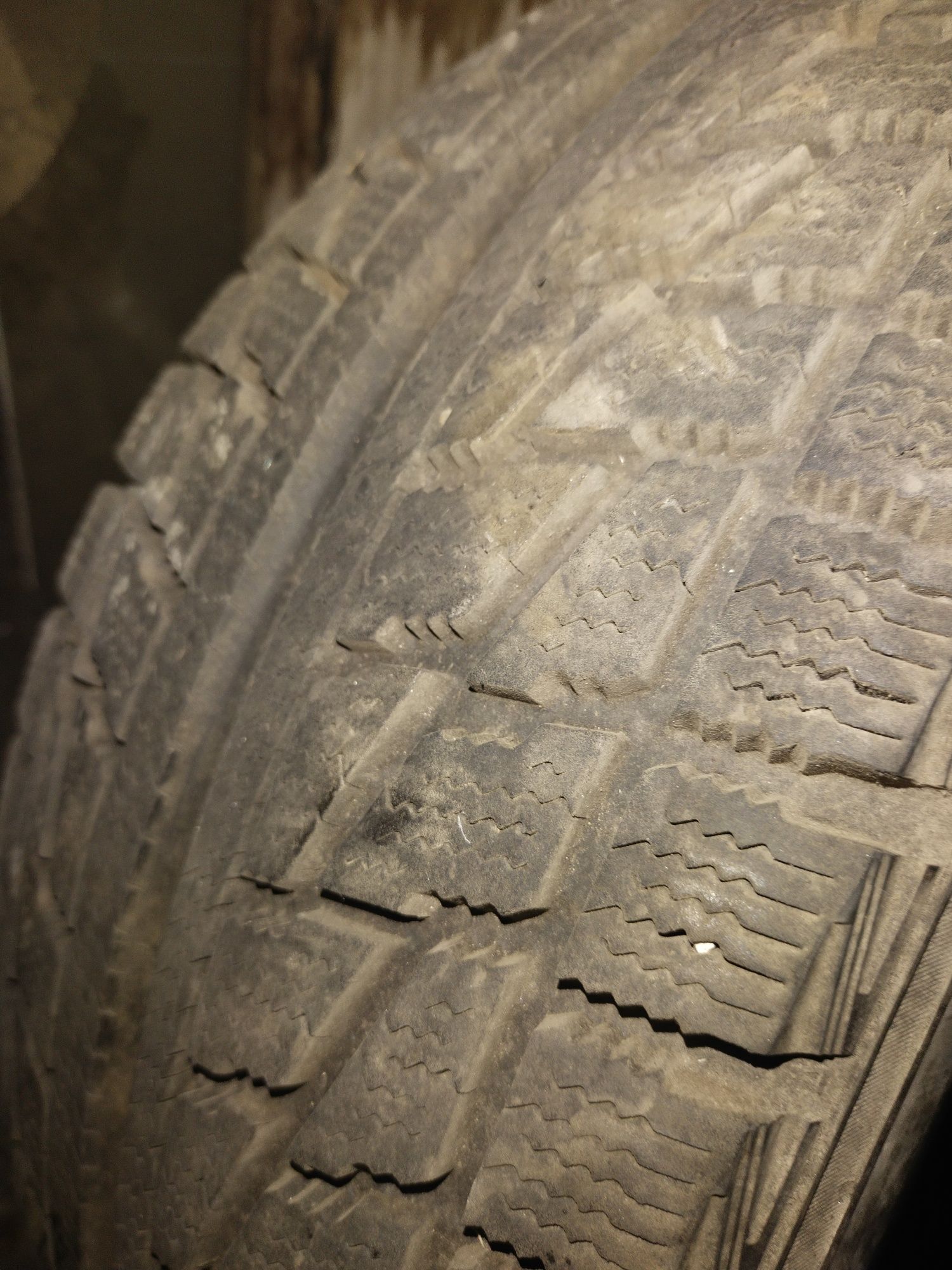 Шины липучка 225*50 R16 Bridgestone Blizzak MZ-01, 2шт