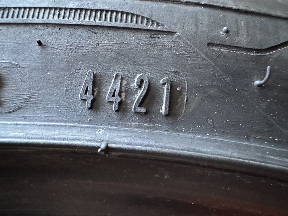 Автомобилни гуми 245 35 20 Goodyear