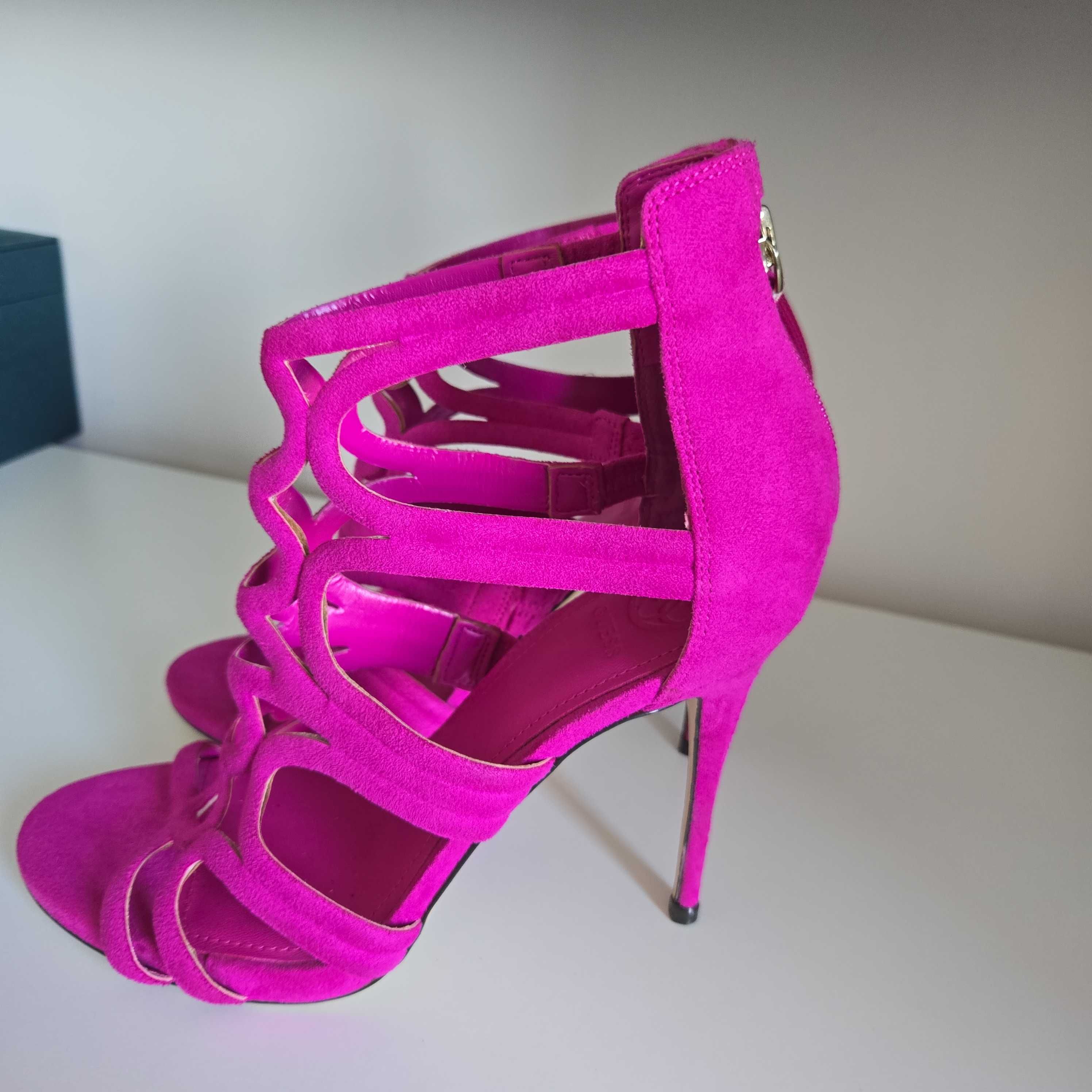 Guess sandals pink