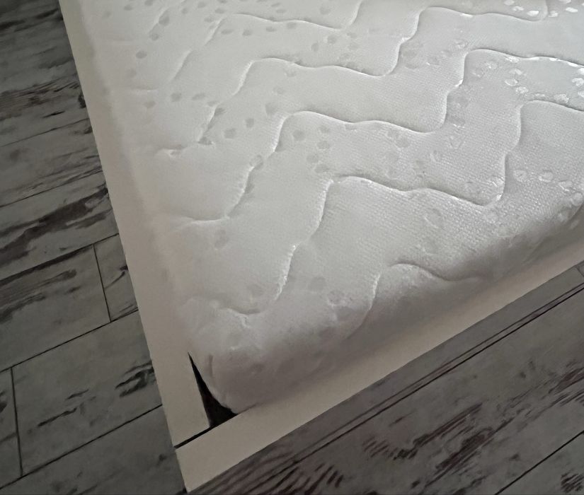 Спалня бял гланц + матрак 1.80/2.00м